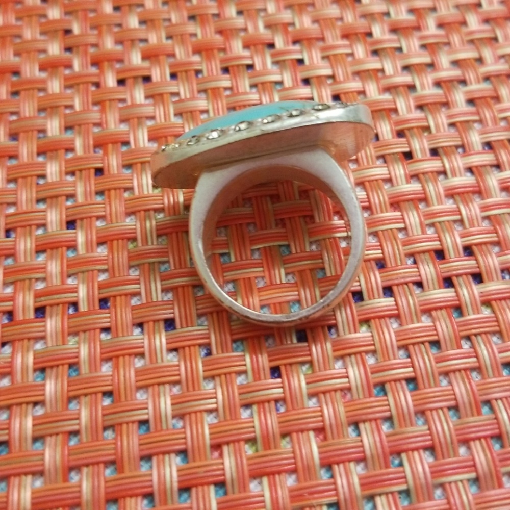 Ring - Picture 3 of 3